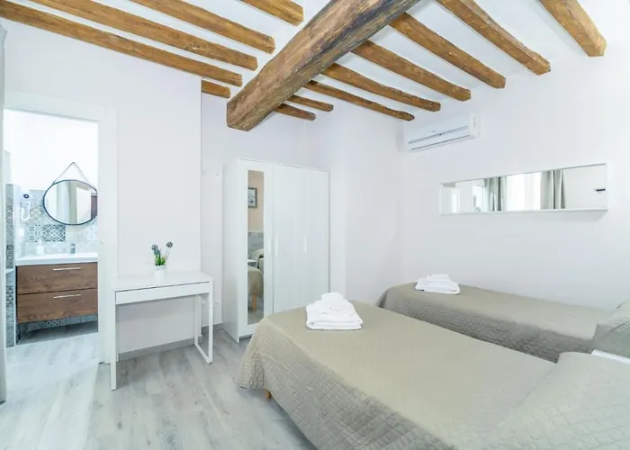 Residenza Borgo Guazzo 3* パルマ