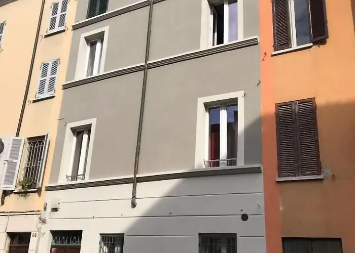 Residenza Borgo Guazzo 3* パルマ