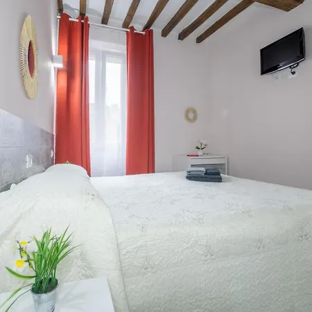 Гостевой дом Residenza Borgo Guazzo - By Devona Парма