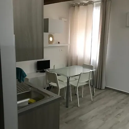 Residenza Borgo Guazzo - By Devona Гостевой дом Парма