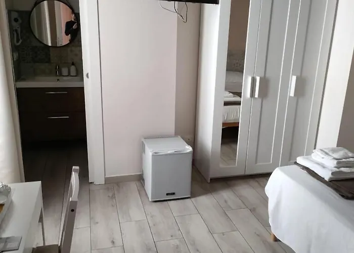 Residenza Borgo Guazzo 게스트하우스 3*